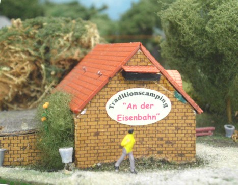 Mittlerweile wurden auch Finnhütten aufgebaut und der Platz erhielt 2016 einen Namen
