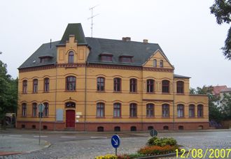 Das frühere Verwaltungsgebäude der ZFE gegenüber dem Bahnhof FI